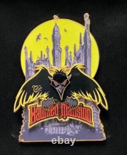 2002 Disney Haunted Mansion 999 Happy Haunts Ball Ltd Ed 3D Raven Jumbo Pin
