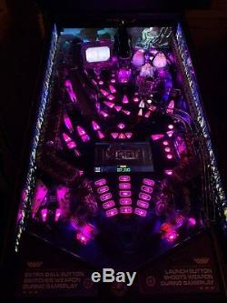 Alien Pinball Machine