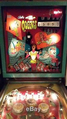 BALLY 4 QUEENS 1970's VINTAGE E/M PINBALL MACHINE with ZIPPER FLIPPERS