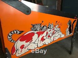 Bad cats pinball machine 1989 its orange with cats on it and works
