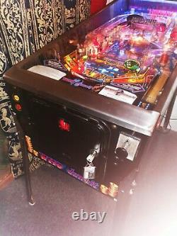 Bally Whodunnit Pinball Machine, excellent condition and working order