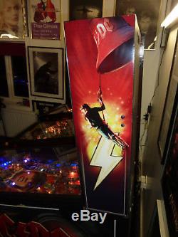 Brilliant playing, fantastic looking AC/DC pinball machine