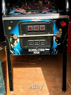 Demolition Man Pinball Machine Williams