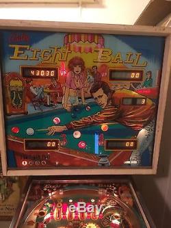 Eight ball pinball machine
