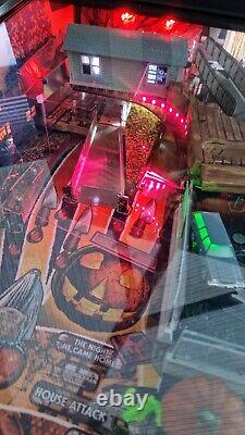 HALLOWEEN Pinball machine from Spooky Pinball. Collectors Edition