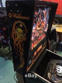 No Fear Pinball Machine / Williams Table / A Classic Game