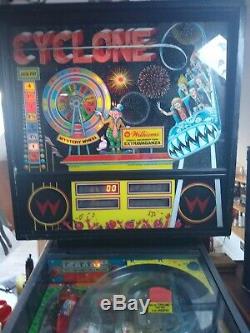 Pinball machine, Williams Cyclone, rare example