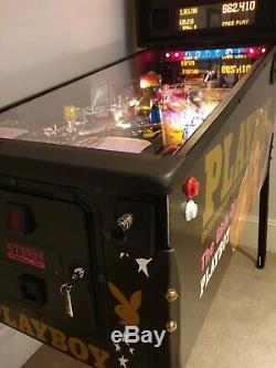 Stern PlayBoY Pinball machine (2002)