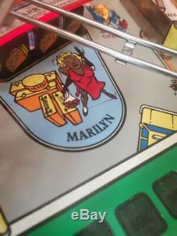 Taxi Marilyn pinball machine