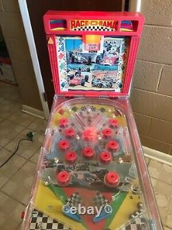 VTG 1970s Wolverine Electric Pinball Race-o-Rama, Project Piece but working