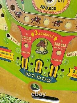 1957 Williams Steeple Chase Vintage Pinball Machine Playfield Mur Art Homme Grotte