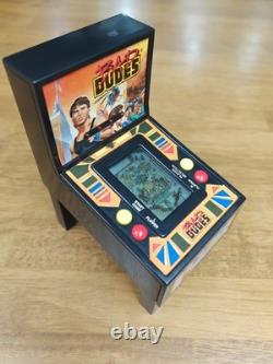 1983 Remco BAD DUDES Jeu de Flipper LCD Incliné En Boîte Très Rare Fonctionnel Cadeau Rétro
