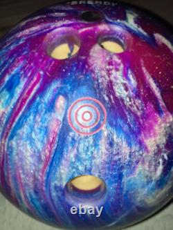 2 boules de bowling en ébonite Maxim de 14 lb et 8 lb avec sac à roulettes