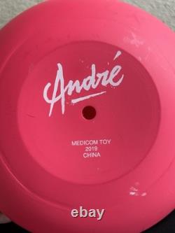 André Saraiva Mr. A Medicom Ball Taille 12 en Rose et Blanc 2019