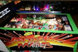 Attaque De Mars Pinball Machine