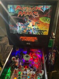 Attaque De Mars Pinball Machine