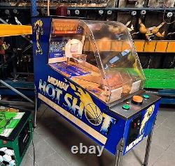 BASKETBALL 1994 Williams Midway Hot Shot Flipper Pinball RARE OLD USA GAME<br/>
  <br/> Le basket-ball 1994 Williams Midway Hot Shot Flipper Pinball Jeu rare ancien USA