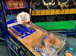 BASKETBALL 1994 Williams Midway Hot Shot Flipper Pinball RARE OLD USA GAME <br/> 
 
<br/>
Le basket-ball 1994 Williams Midway Hot Shot Flipper Pinball Jeu rare ancien USA