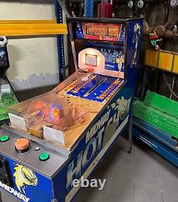 BASKETBALL 1994 Williams Midway Hot Shot Flipper Pinball RARE OLD USA GAME <br/>	<br/> 
	 Le basket-ball 1994 Williams Midway Hot Shot Flipper Pinball Jeu rare ancien USA