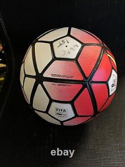 Ballon officiel de match Nike Ordem Premier League 2015/16. Souvenirs de football NUFC