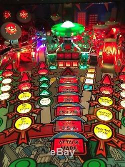 Bally Attack De Mars Pinball Machine. Complètement Rénové. Semble Fantastique