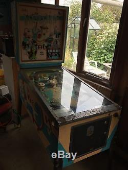 Bally Dixieland Pinball Machine Un Véritable 1968 Épinglette De Pièce De Monnaie Rare Et Vintage