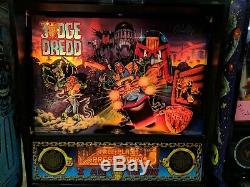 Bally Judge Dredd Pinball Machine Fonctionne Très Bien