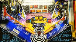 Bally Twilight Zone Pinball Machine Entièrement Travail Et L'état Des Grands