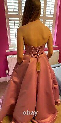 Belle robe de bal avec châle assorti, taille 8-10, excellent état