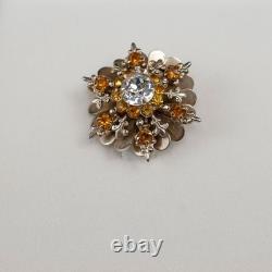 Broche en orange et cristaux de rhinocéros clairs portée et possédée par Lucille Ball de Sydney Guilaroff