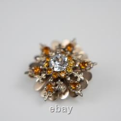 Broche en orange et cristaux de rhinocéros clairs portée et possédée par Lucille Ball de Sydney Guilaroff