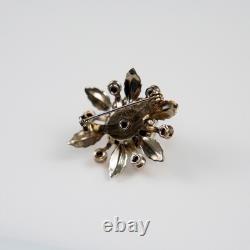 Broche verte et en strass clair portée par Lucille Ball, provenant de Sydney Guilaroff