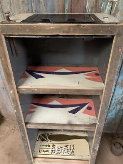 Cabinet de boissons en forme de machine à flipper avec étagères en bois pour salle de jeux ou coin homme