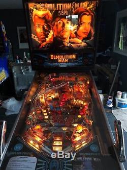 Demolition Man Flipper Machine Arcade Great Condition