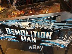 Demolition Man Flipper Machine Arcade Great Condition