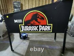 Données East Jurassic Park Pinball Machine Excellent État Rénové