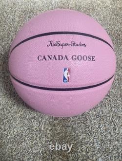 ÉDITION LIMITÉE 1 DE 1 CANADA GOOSE x KIDSUPER STUDIOS BASKETBALL