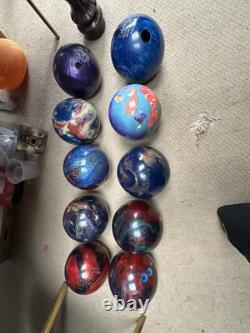 Ensemble de boules de bowling avec sacs de transport et divers articles