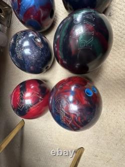 Ensemble de boules de bowling avec sacs de transport et divers articles