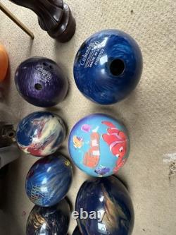 Ensemble de boules de bowling avec sacs de transport et divers articles