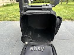 Ensemble de boules de bowling avec sacs de transport et divers articles