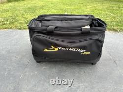 Ensemble de boules de bowling avec sacs de transport et divers articles