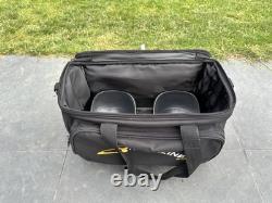 Ensemble de boules de bowling avec sacs de transport et divers articles