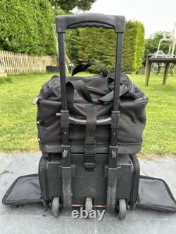 Ensemble de boules de bowling avec sacs de transport et divers articles