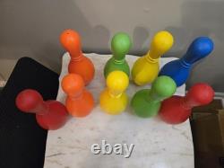 Ensemble de bowling Empire e Color vintage des années 1970 - 9 quilles et 2 boules Crow T. Robot