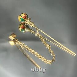 Épingle à chapeau en or 14 carats autrichienne de style victorien avec boule émaillée guilloché de cirque et dés sceptre.