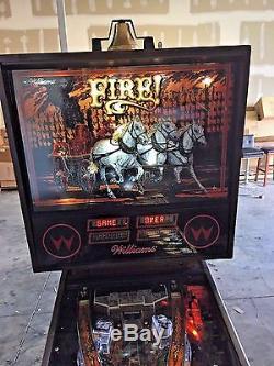 Fire Pinball Machine Williams Nice / Led Mise À Niveau Et Nouveaux Affichages Rouges