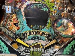 Flipper Pinball Bally 1992 CREATURE FROM THE BLACK LAGOON 100% fonctionnel. Non restauré.