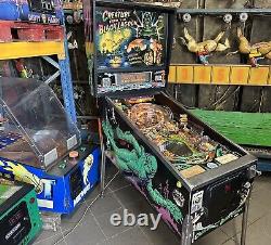 Flipper Pinball Bally 1992 CREATURE FROM THE BLACK LAGOON 100% fonctionnel. Non restauré.