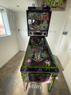 Ghostbusters Limited Edition Flipper Machine